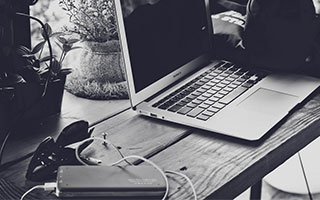 开云体育平台APP-亚平宁月光下的叹息：当蓝色浪漫遇冷酷高卢铁蹄